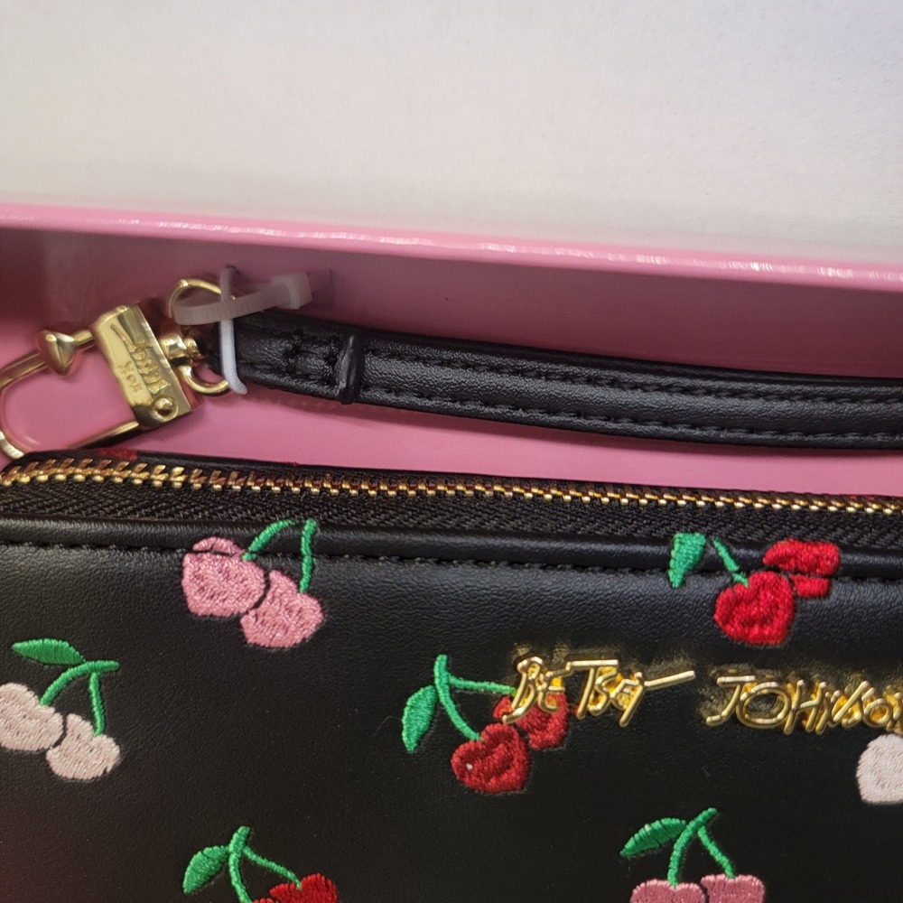 Betsey Johnson‎ Cherry Embroidered Wallet Wristlet Black/Multi New in Box - Picture 4 of 6